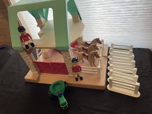 Vintage Little Tikes Barn Farm Set w/two people 3 horses, hay, tractor 7 fences