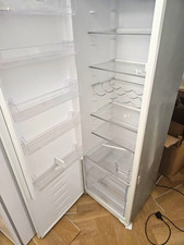 Hotpoint Integrated Fridge White – 3 Years Old – Very Good