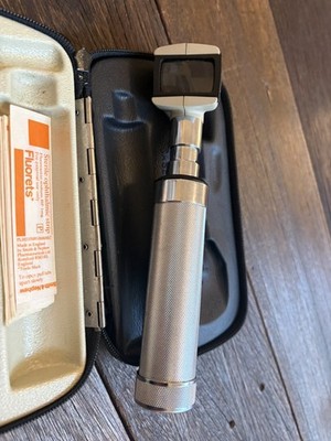 Welch Allyn 2.5V Set Otoscope & Ophthalmoscope With Handle