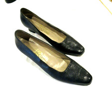 Salvatore Ferragamo black alligator pattern leather shoes, sz. 8.5 AAAA