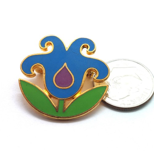 Broche de recuerdo con solapa de flor de tulipán azul púrpura masa de nieve en Aspen Pin esmalte - Imagen 2 de 3