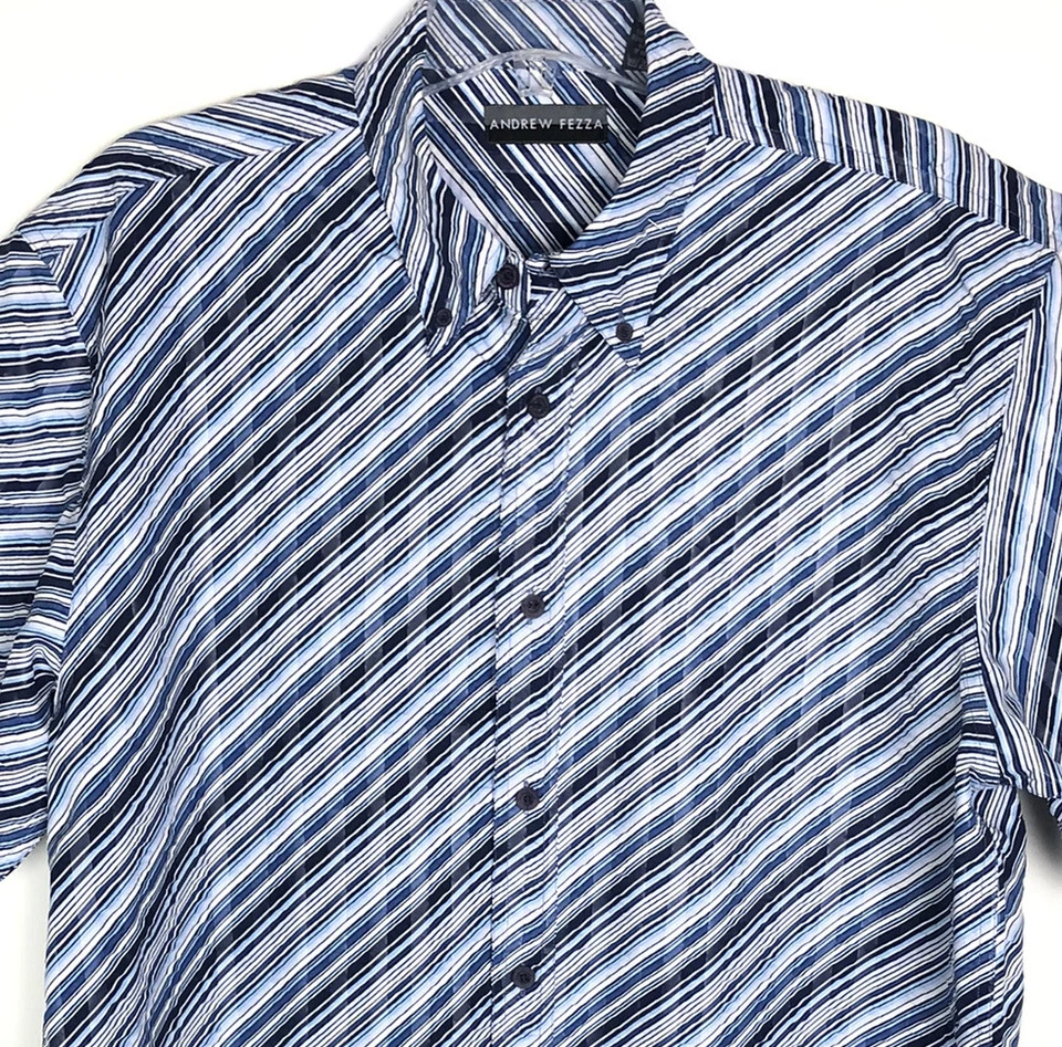 ANDREW FEZZA 男式短袖纽扣衬衫蓝色白色条纹纹理尺寸 XL 二手状况完好 — 第 2/4 张图片