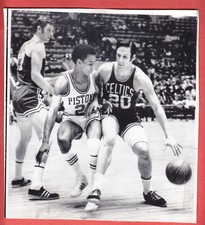 3/13/1970 CELTICS VS PISTONS 8 X 8.5 GLOSSY HAVLICEK, BING, SIEGFRIED