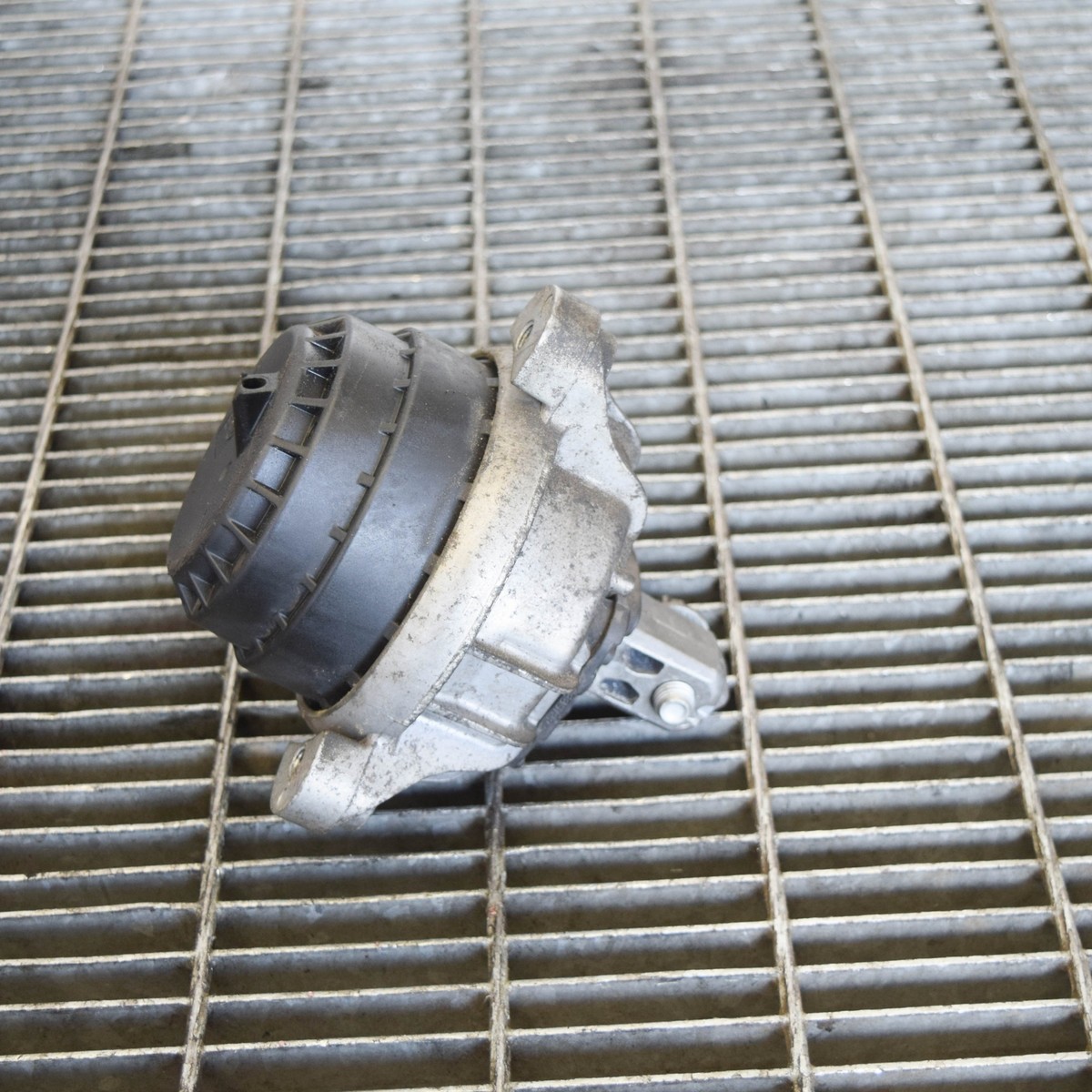 BMW 5 F10 Right Engine Mount 6780264 F045008822 2.0 Diesel 135kw  