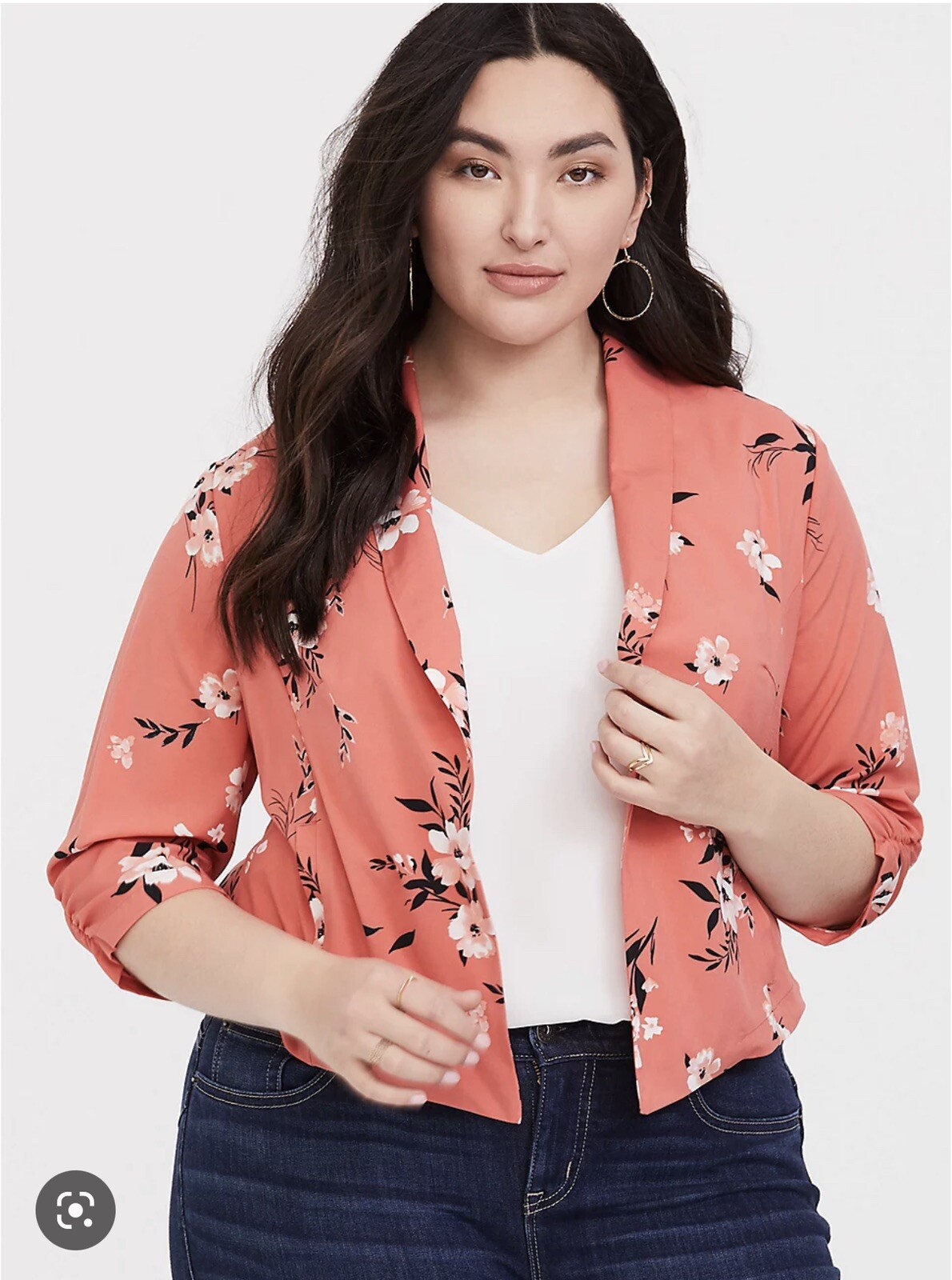 Blazer basique noir à lanière autour de la taille | PrettyLittleThing FR