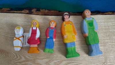 Holztiger Figuren 5 Stück Bauer Bäuerin Kinder Baby Jesuskind Teils Neu