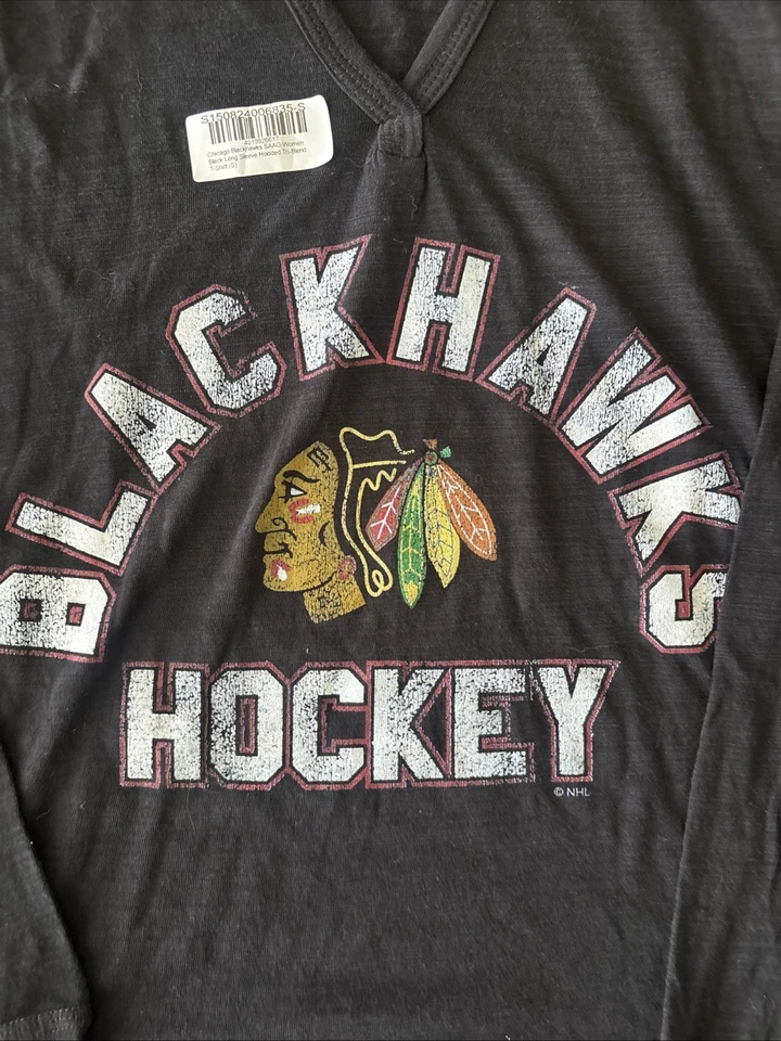 Chicago Blackhawks Lightweight Long Sleeve Women’s Hoodie W/Thumb Holes Size S - Image 2 of 4