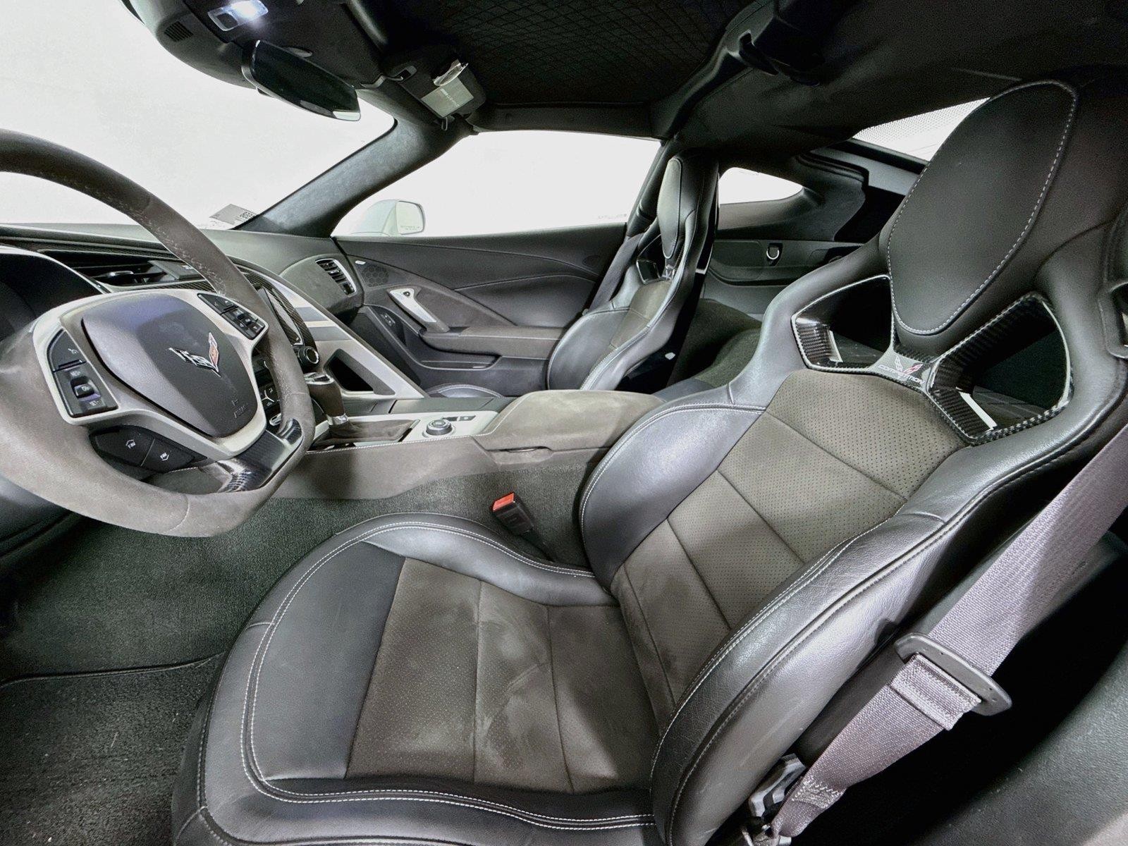 2017 Blade Silver Metallic Chevrolet Corvette   | C7 Corvette Photo 9
