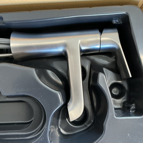 NEW Moen Liso Single Handle Bathroom Faucet 84540SRN Brushed Nickel Finish B77 - Picture 8 of 11