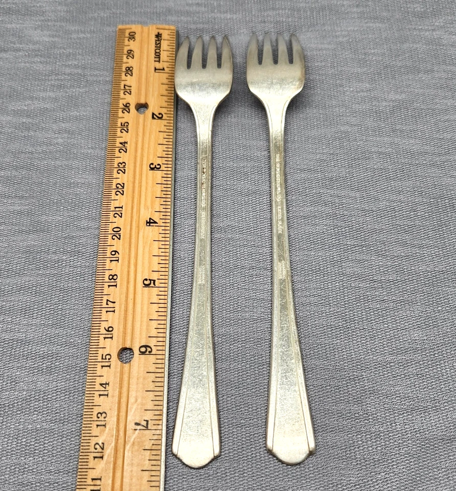 WM Rogers Silverplate Sovereign Grille Fork Sugar Spoon Flat Handle Butter Knife - Image 2 of 4