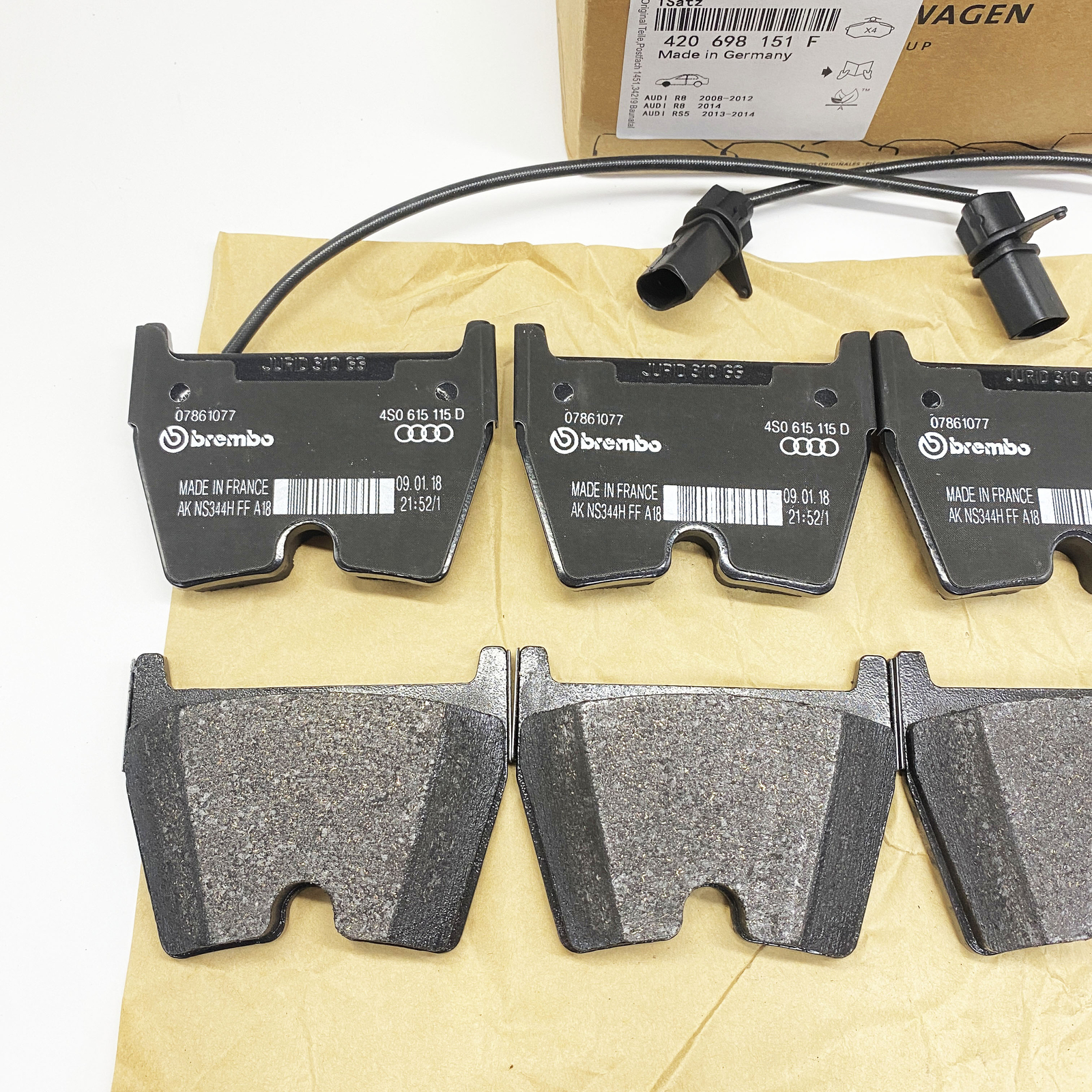 420698151F Lamborghini Huracan Front Brake Pad Kit for Cars With Cast Iron Discs