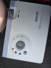 Sanyo Pro Xtrax Multiverse Projector PLC-XU41 VGA S-Video with Bag and Remote