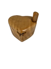 Larissa Scott HEART Wood Wooden Puzzle Mystery Trinket Box Signed Folk Art (LK)