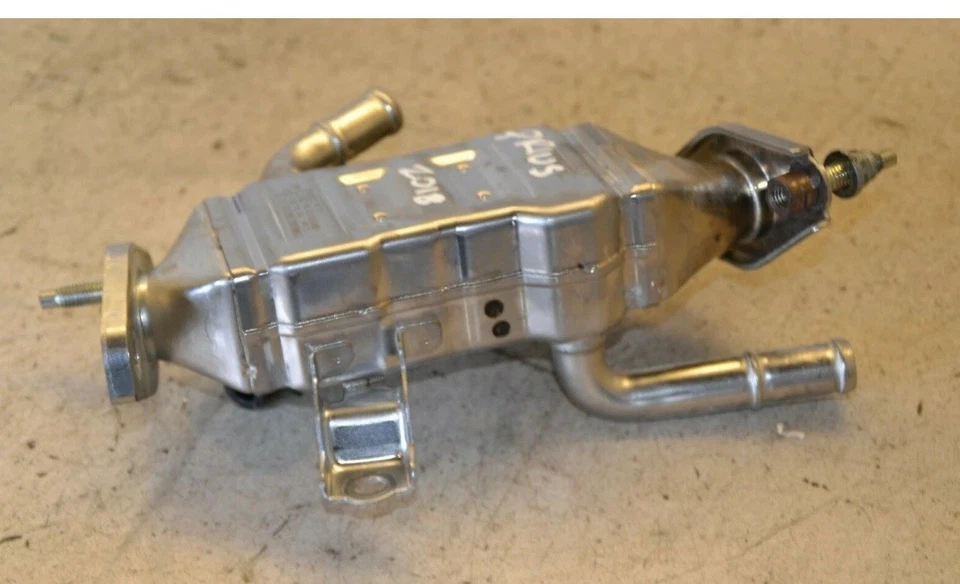 TOYOTA PRIUS 2010-2015 MOTOR EGR ENFRIADOR DE VÁLVULA 25601-37010 OEM Foto 2 de 4