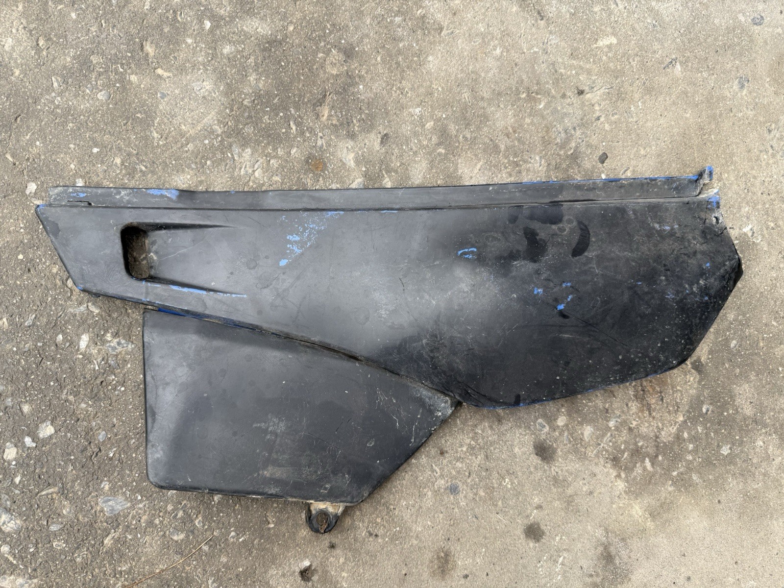 Yamaha XT600 OEM Genuine Side Cover Plastic Trim Parts