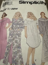 Simplicity Women's Nightgown Robe Pattern 8780 Size 26W-32W UNCUT FACTORY FOLDED