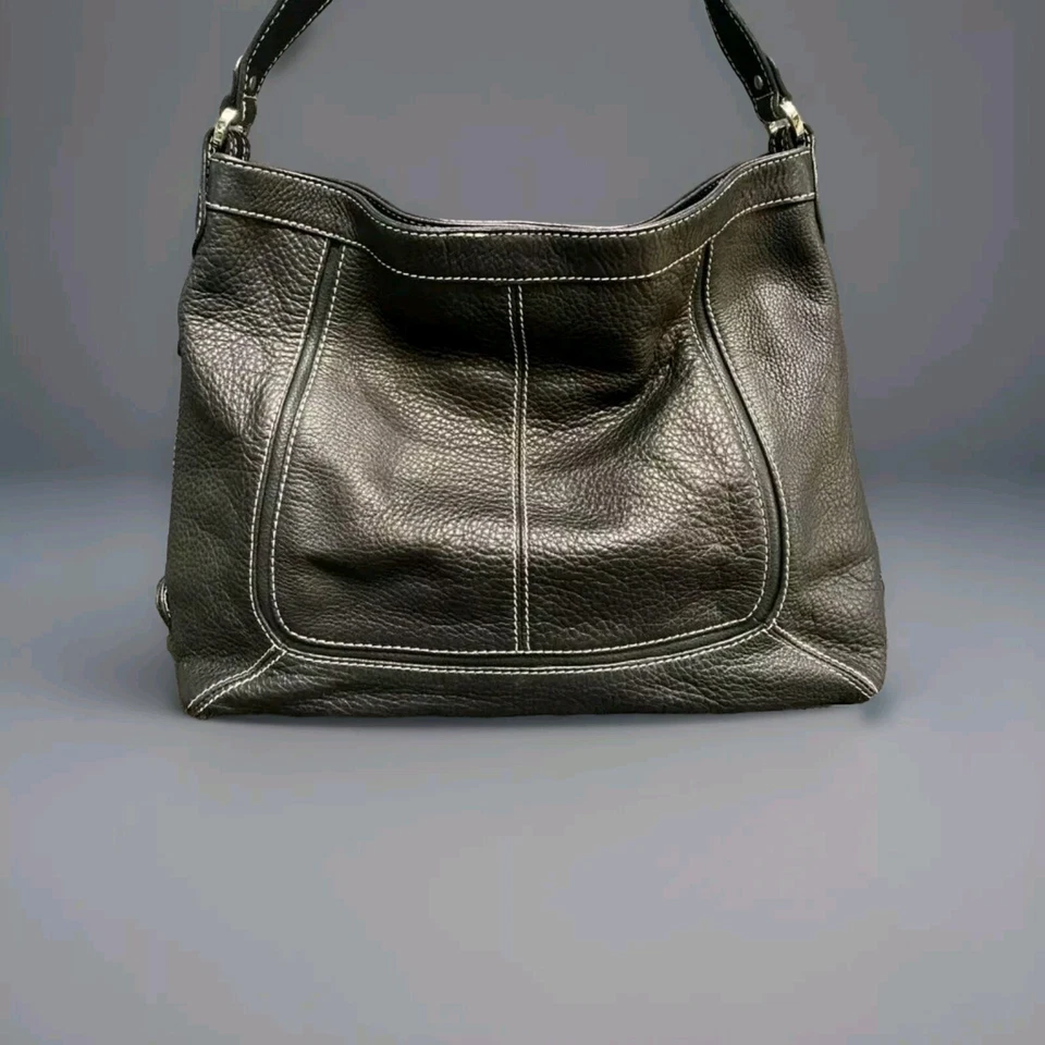 Bolso de Hombro Sophia Caperelli Cuero Guijarro Negro Bolsillo Forrado. PB Foto 2 de 4