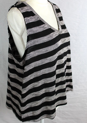 MAKE OFFER! Loft XL Sleeveless shirt V-Neck Tank Black White Top Boss Girl