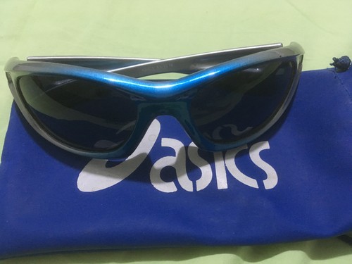 Occhiali da sole di marca Asics con custodia | eBay