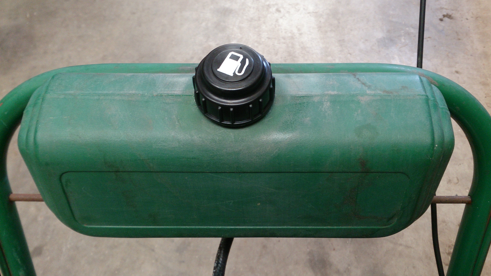 Qualcast / ATCO / Suffolk Punch Lawnmower Petrol Cap / Fuel Tank Lid F016L62783 eBay