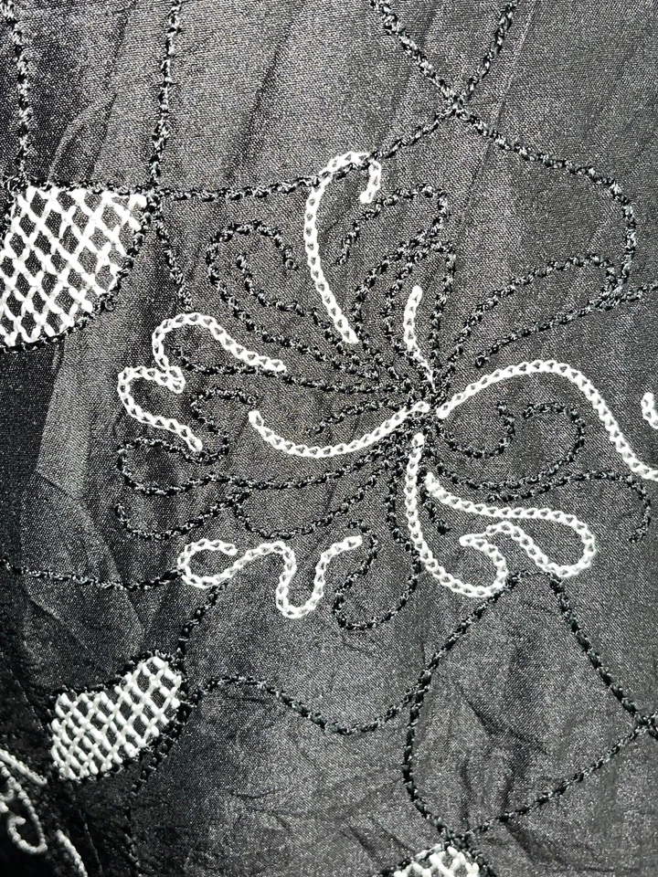 Chaqueta Blazer Basler 100% Seda Negro Blanco Abstracto Texturizado 3 Botones Forrada 38 Foto 4 de 4