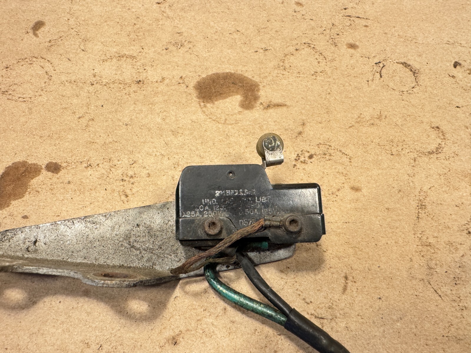 Ferrari 308 Micro switch P/N 50184902