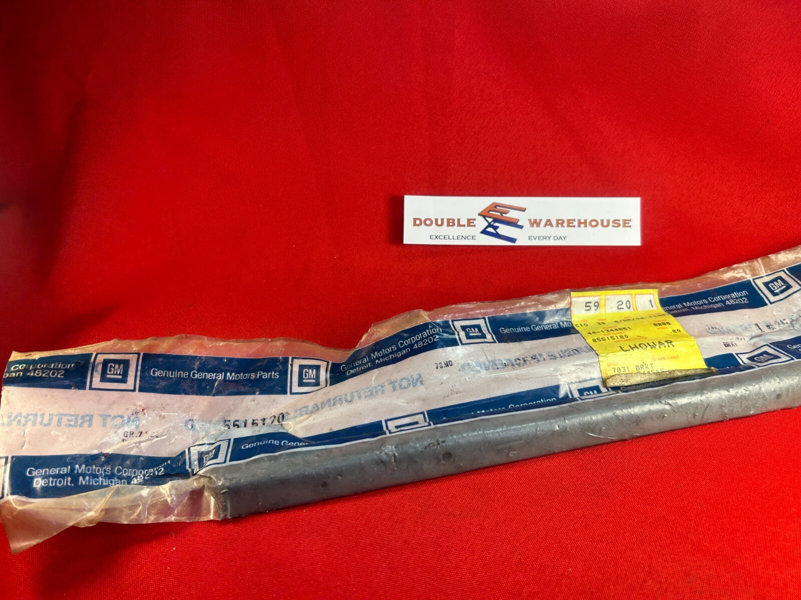 NOS OEM NIP GM 25515120 Bracket SEALED - DISCONTINUED