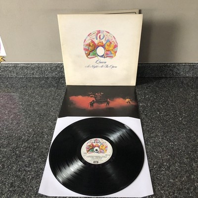 LP VINYL QUEEN ALBUM A NIGHT AT THE OPERA UK 1ST PRESS 1975 ''BLAIRS'' EX/EX