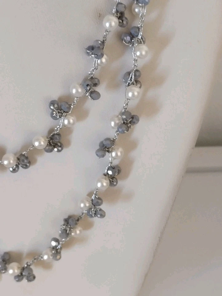 Collana uncinetto filo lurex, perle e cristalli argento - Immagine 3 di 4