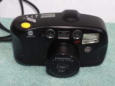 Minolta Freedom Action Zoom AF 35mm Film Camera Point  Shoot