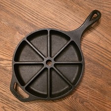 Lodge Cast Iron 8 Wedge Cornbread Skillet Pan 9โ 8CB Made In USA