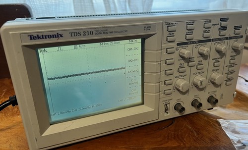 Tektronix TDS210 60MHz Oscilloscope. READ FIRST!! - Picture 10 of 18