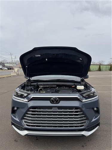 2024 Toyota Grand Highlander Hybrid Limited Max - Picture 17 of 19