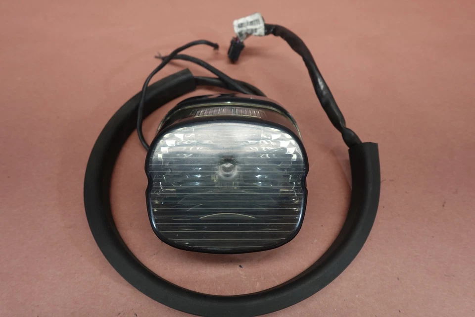 Luz de freno trasera y arnés de cables Harley Davidson Dyna FXDSE 2007-2011 Foto 2 de 4