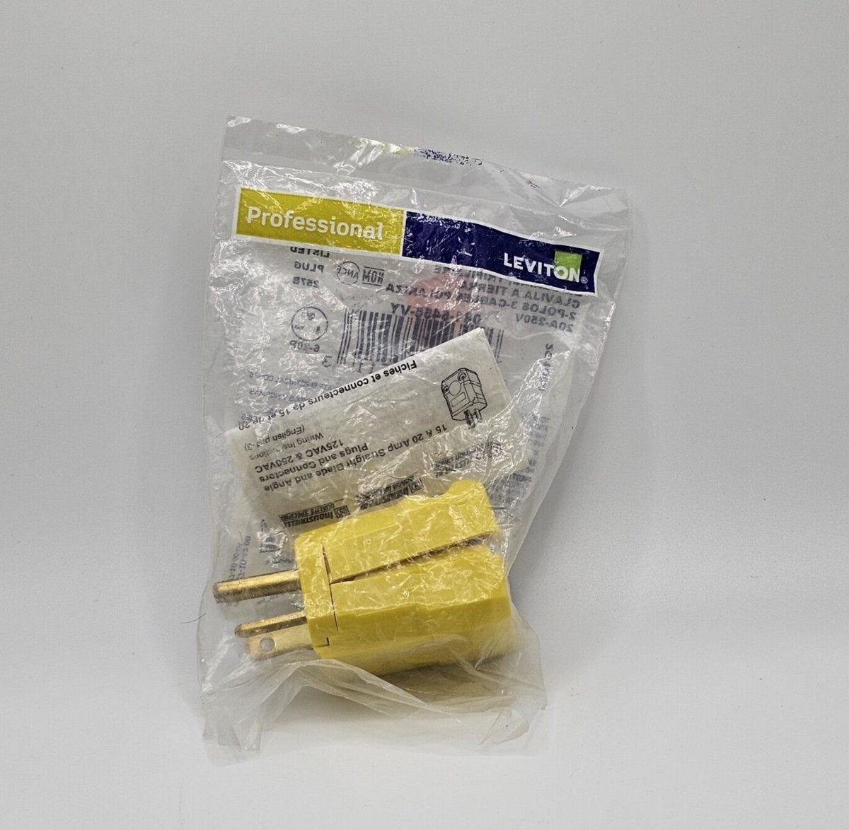 Leviton Professional Plug End 2 Pole 3 Wire Grounding Plug