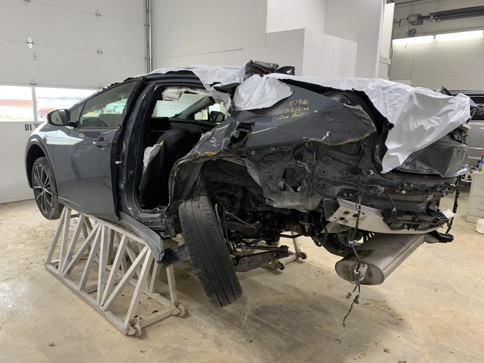 Compresor de aire acondicionado usado se adapta a: Toyota Prius Prius 2023 grado A Foto 3 de 4