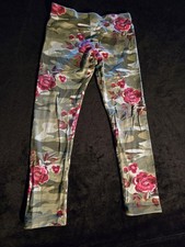 Wonder Nation Size M Camo And Floral Leggings