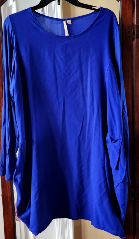 Comfy USA Blue Tunic Top Long Sleeves Lantern Bottom and Pockets Size Large