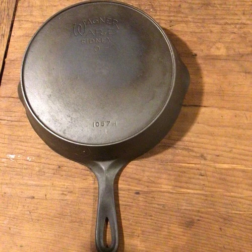 Vintage Cast Iron Wagner Ware Sidney - O - NO. 7 Skillet 1057 H With Heat Ring