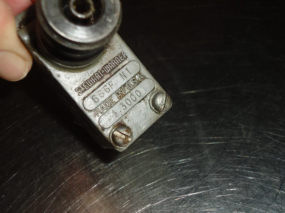 Adaptador de engranaje reductor velocímetro GM Stewart Warner OEM 666f N1 1.3000 Chevrolet Foto 4 de 4