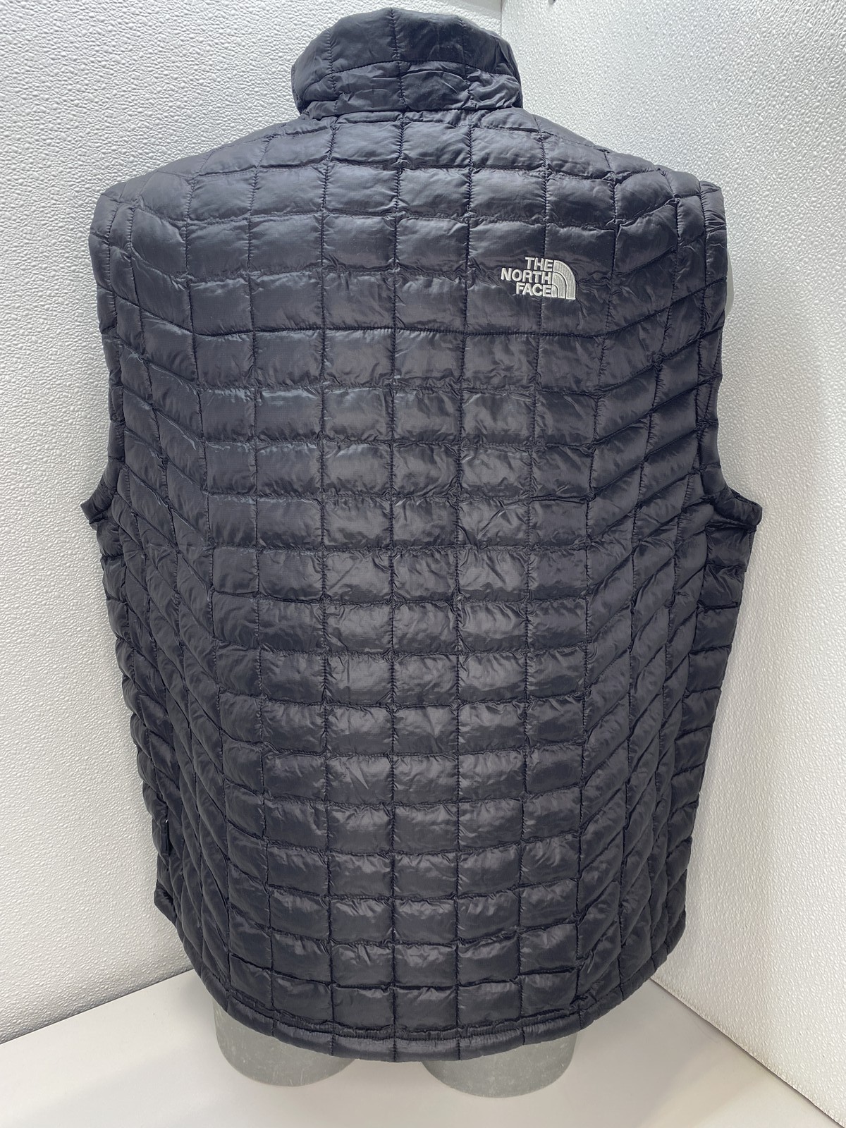 The North Face Mens Vest Jacket Black Size XXL ThermoBall Trekker Quilted Zip Up thumbnail 4