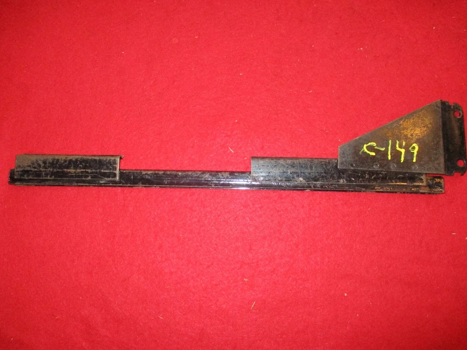 1937 Plymouth Deluxe, Dodge, DeSoto, Chrysler cupé canal de vidrio izquierdo Foto 2 de 2