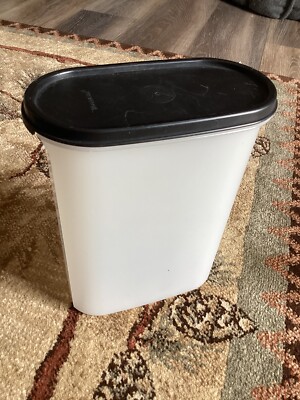 Tupperware Modular Mates Oval #4 Container #1614 Black Seal #1616 - 9.75 Cup