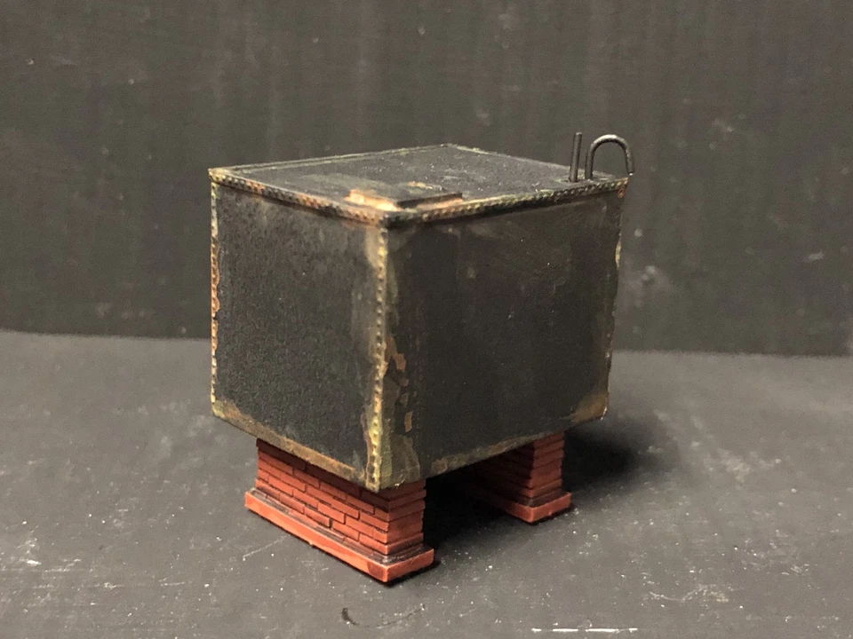 OO H0 OO9  Gauge Two Storage Tanks on brick supports for depot or yard - Image 2 of 4