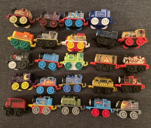 Lot de 24 mini trains Thomas le train et ses amis - Photo 1 sur 5