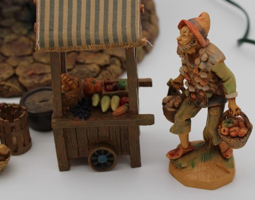 Roman Fontanini Lighted Nativity Village "Marketplace" and Accessories for 5" - Picture 24 of 24