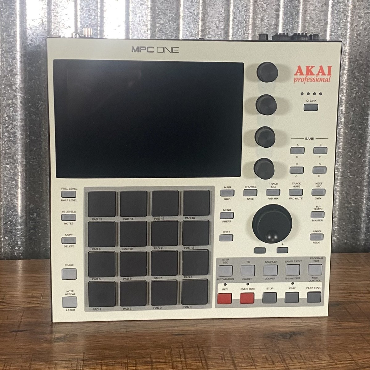 DTM・DAW AKAI MPC ONE Amazon.com: Akai Professional MPC One – Drum Machine, Sampler