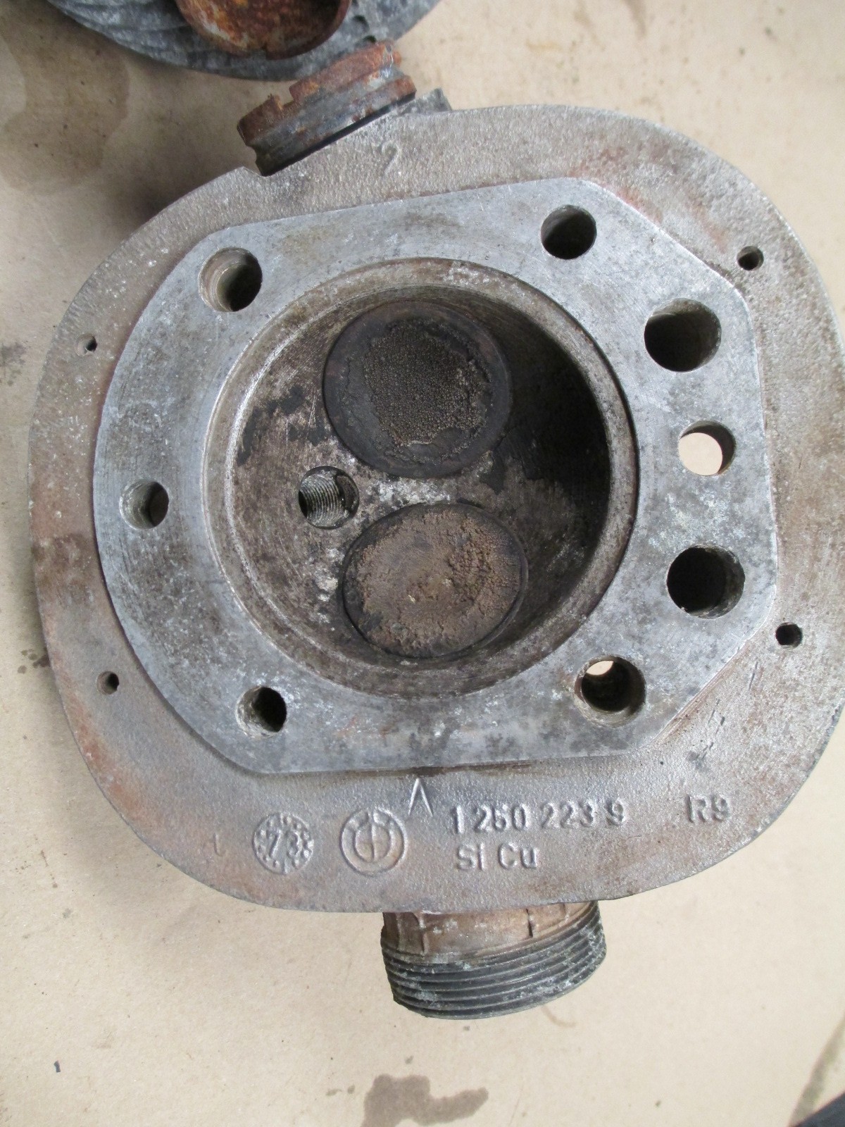 BMW R75/5 airhead Engine cylinder heads