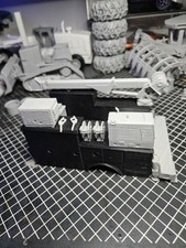 Mechanic Body With Craine  1-25 Scale
