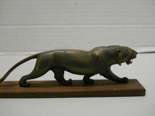 Vintage Hand Carved Big Cat Wood Sculpture Paperweight Lioness Panther Leopard - Picture 6 of 10